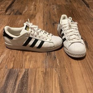 Adidas superstar mens size 8 1/2 good condition